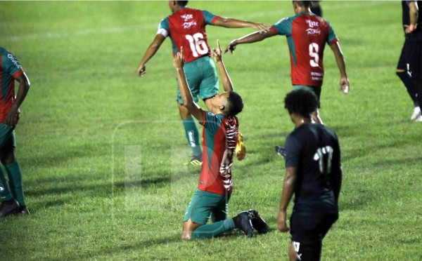Luis Vega abrió el marcador para el Marathón ante Honduras Progreso. Foto Neptalí Romero
